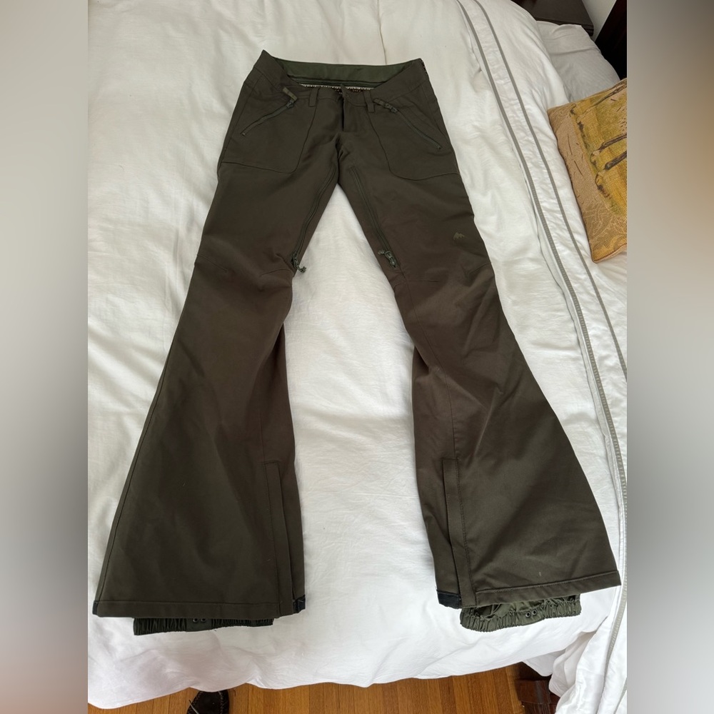 Burton Vida XXS snowboard/ski pants. Olive green
